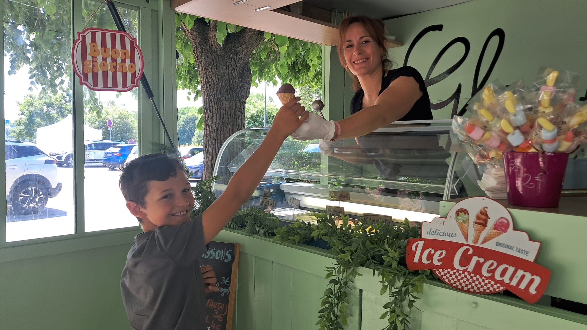 En cuisine, préparation des crêpes